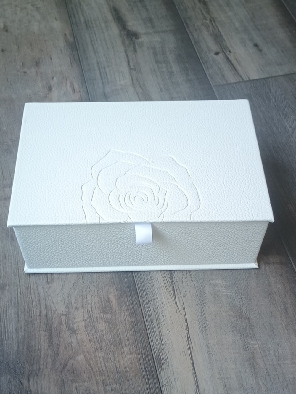Sisley-Paris White Rose Embossed Box
